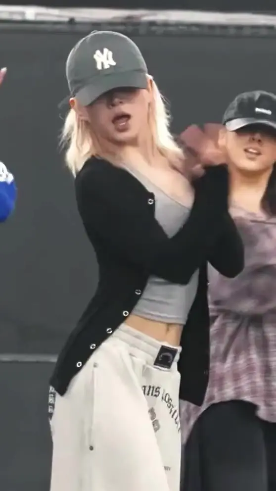 엔믹스 오해원 연습실 의상