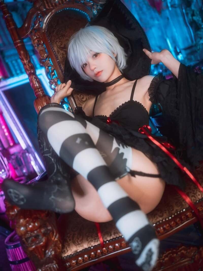 남편의 말에 이상함을 느낀 와이프.jpg