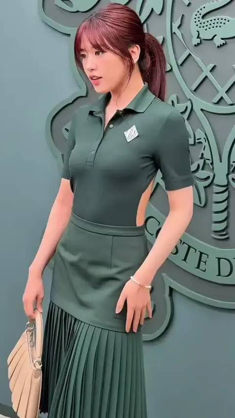 라코스테 행사장..안유진 반전 뒤태 은근히 비치는 누브라 + 팬티