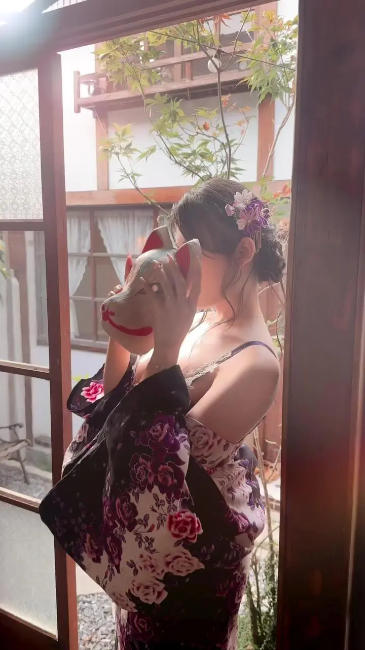 [약후] 여우가면들고 살짝 벗겨진 유카타녀