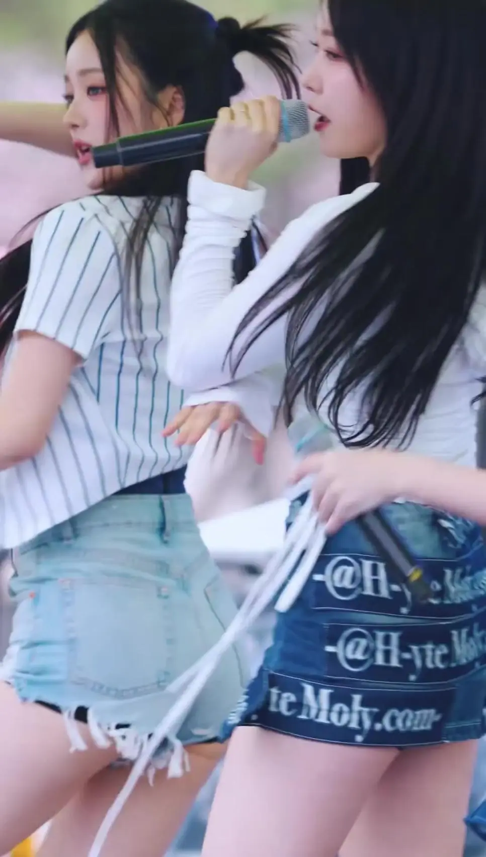 하얀 허벅지 핫팬츠 뒤태 아이칠린 이지