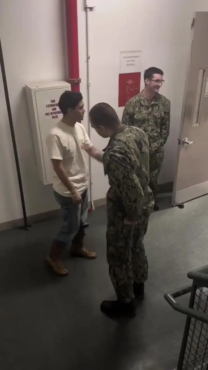 군인을 선제 공격한 남자의 최후