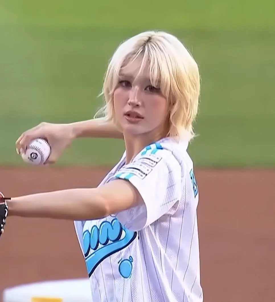  레전드가 된 시구 ㄷㄷㄷㄷㄷㄷㄷㄷ.gif